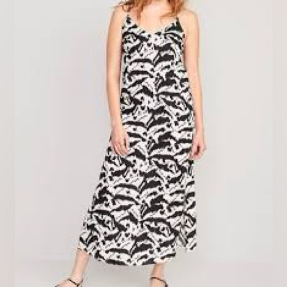 OLD NAVY Tie-Back Maxi Slip Dress Color: Fierce Cats Size XS.